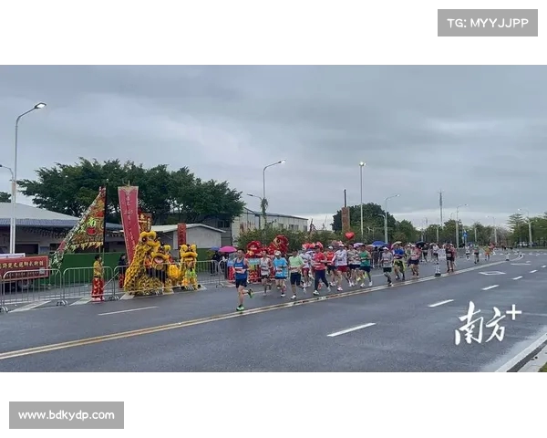 轮番上阵 多彩非遗助力揭阳马拉松 文化与体育交织点燃激情 轮番上阵 多彩非遗助力揭阳马拉松 文化与体育交织点燃激情