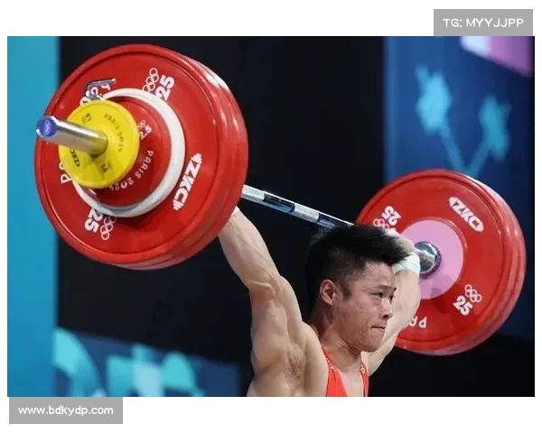 李发彬力压群雄夺得举重金牌 创造中国举重新辉煌 李发彬力压群雄夺得举重金牌 创造中国举重新辉煌